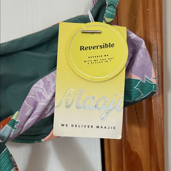 Maaji Pastel Floral Bikini top only . Underwire XL 
No padding. ReversibleNWT - Picture 5 of 8